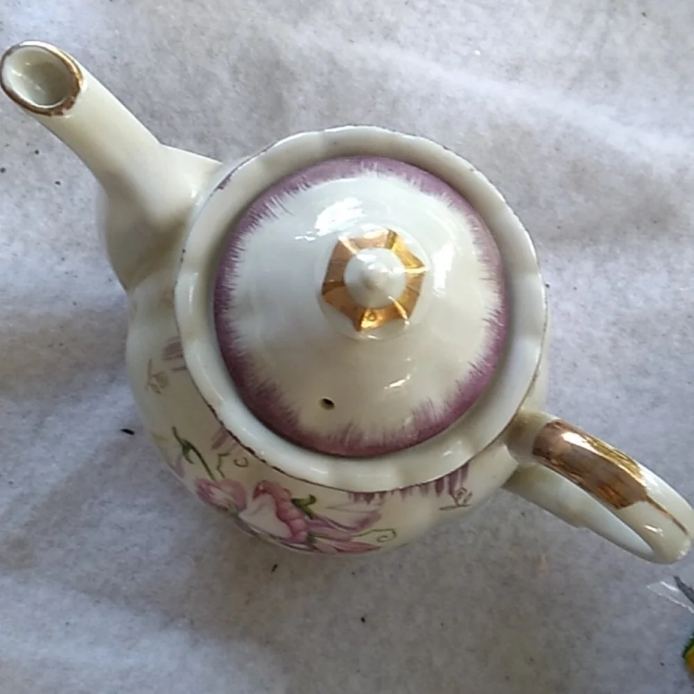 Vintage Royal Crown Fine China 3970 purple gold tea pot